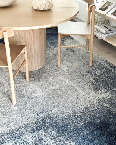 Poza navy – maskinvevd teppe