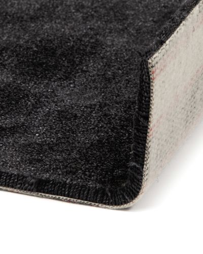 Silk svart 99 – vegg-til-vegg-teppe